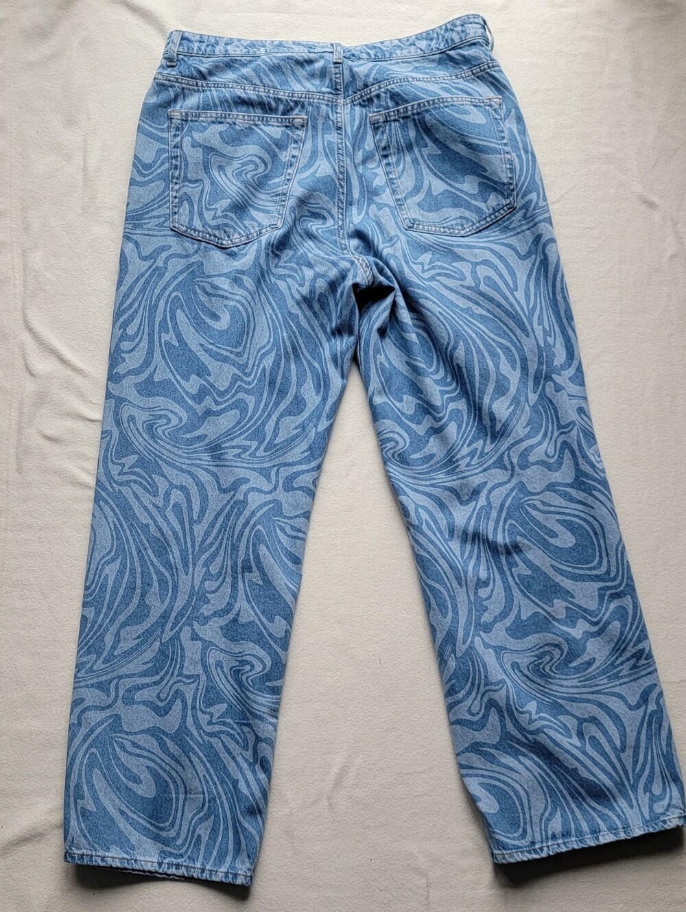 H&M Blue Swirl-Print Relaxed Jeans - Picture 8 of 10